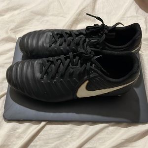 Black nike soccer cleats